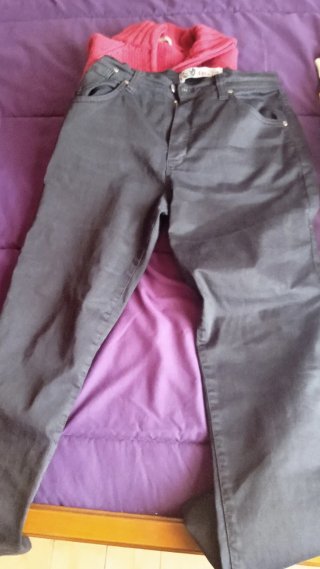 9 Camisetas, pantalón y chaqueta