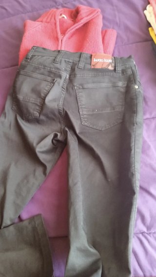 9 Camisetas, pantalón y chaqueta