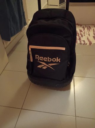 Mochila Reebok Negra con Ruedas