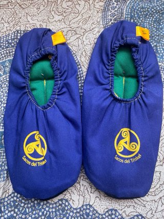 Zapatillas térmicas con piedras