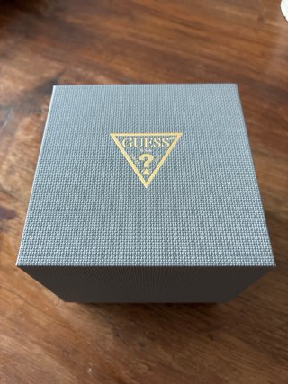 Reloj Guess Caballero Negro y Plateado