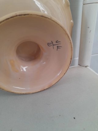 Frutero de cerámica pintado a mano