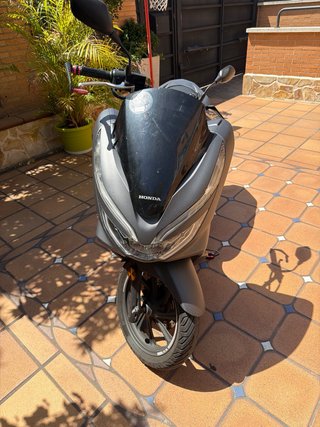 Honda PCX Maxi Scooter mate cambió por tmax2009/11