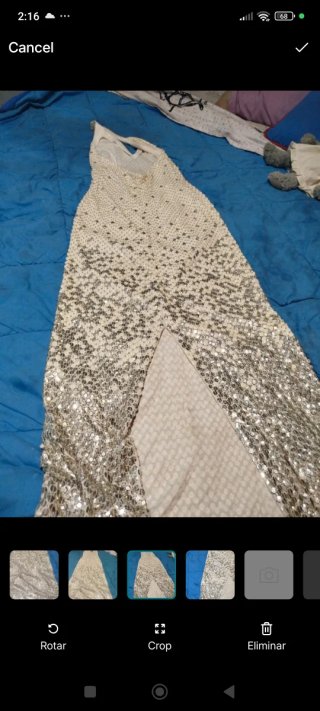 Vestido de fiesta plateado con lentejuelas