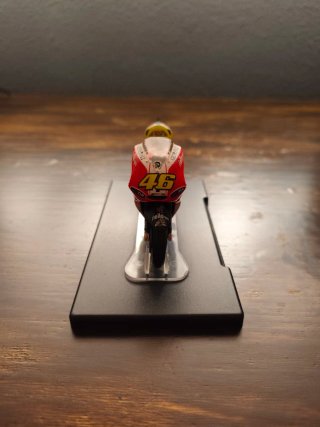 Maqueta Valentino Rossi 46 Ducati Desmosedici 2011