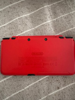 Nintendo 2DS XL Poké Ball Edition