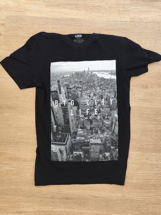 Camiseta LCKR Negra Estampado Ciudad XS