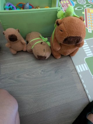 Lote 3 peluches capibara