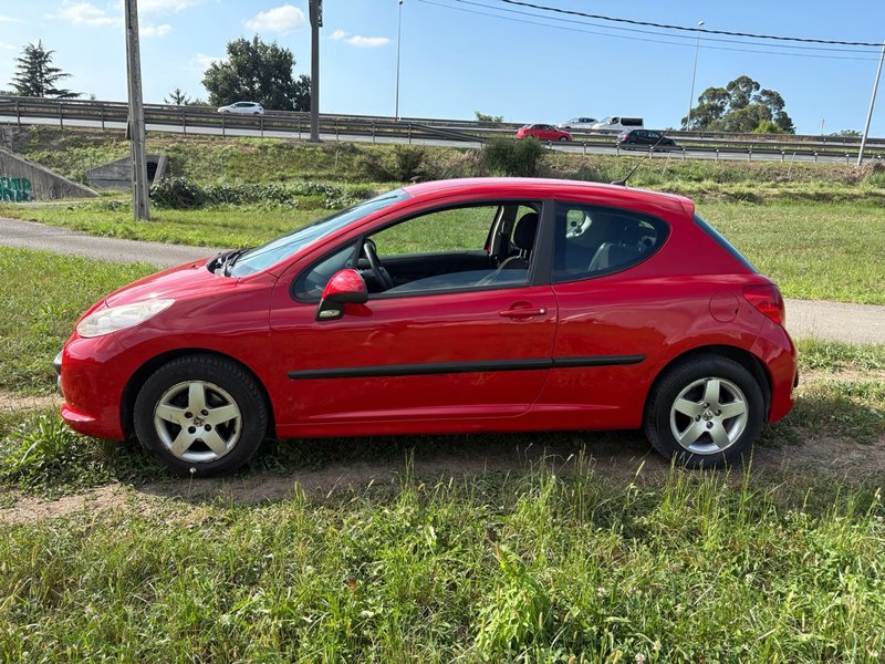 Peugeot 207 2007 - foto 1