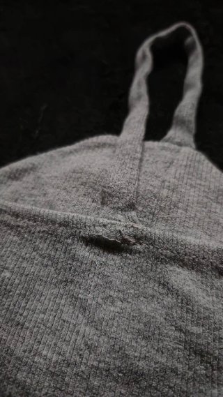 Top corto gris canalé