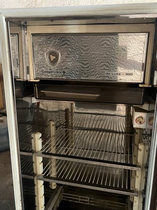 Nevera Vintage Melbrusan para Reparar