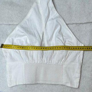 Blusa cropped halter blanca