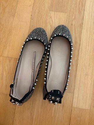 Manoletinas Zara Tachuelas Negras y Plateadas