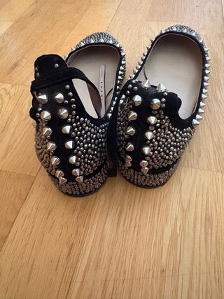 Manoletinas Zara Tachuelas Negras y Plateadas
