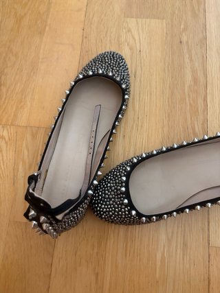 Manoletinas Zara Tachuelas Negras y Plateadas