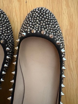 Manoletinas Zara Tachuelas Negras y Plateadas