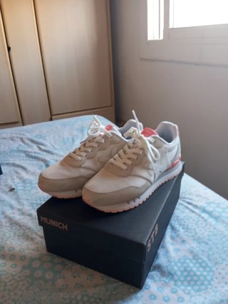 Zapatillas Munich Mujer Talla 37.