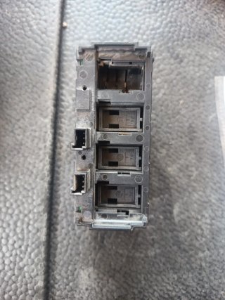 Interruptor Mercedes Benz Actros A9605400046