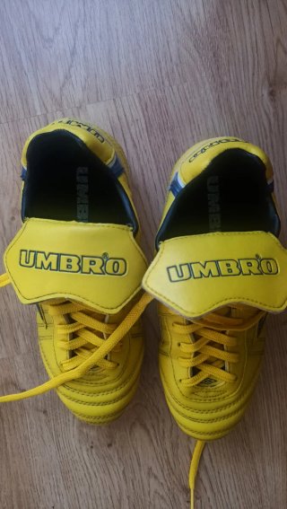 Botas de fútbol Umbro Tornado Talla 39.