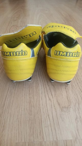 Botas de fútbol Umbro Tornado Talla 39.