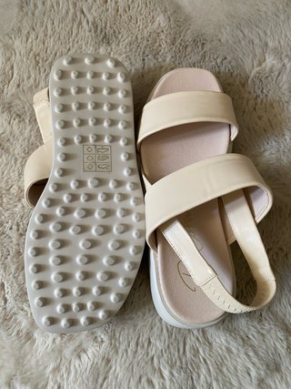 Sandalias de plataforma beige