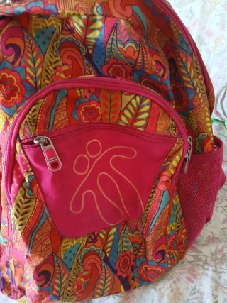 Mochila Totto rosa con estampado