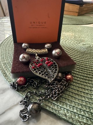 Collar y pendientes Unique by Yansal International