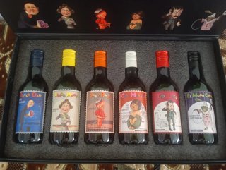 Confezione regalo con 6 mini bottiglie di vino Happy Family