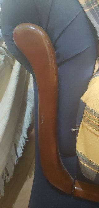 Butaca estampada azul y amarilla