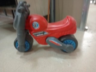 Moto correpasillos FEBER