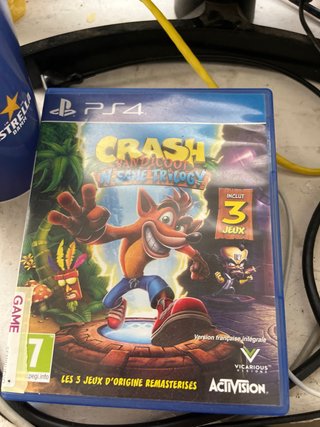 PS4 (PlayStation 4) Negra + 7 juegos