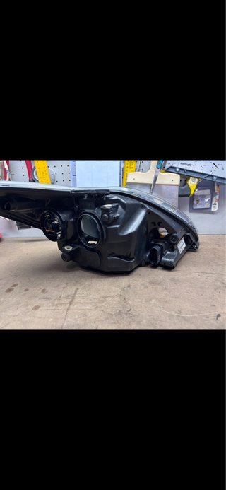 Faro Ford Focus MK2 Xenón