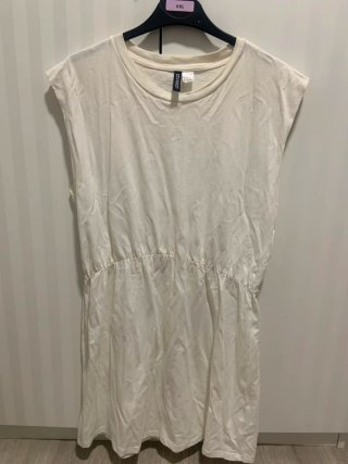 Vestido blanco con cintura elástica