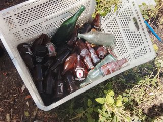 Botellas de cerveza antiguas Mahou y Cruzcampo