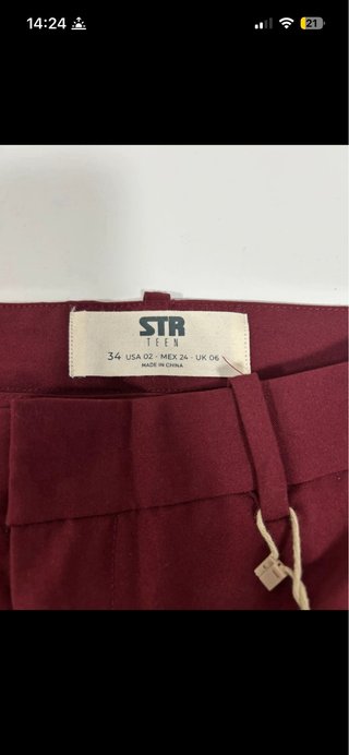 Pantalón de traje Stradivarius rojo