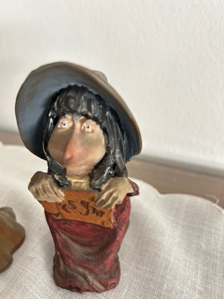 Figuritas de cerámica de brujas