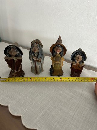 Figuritas de cerámica de brujas