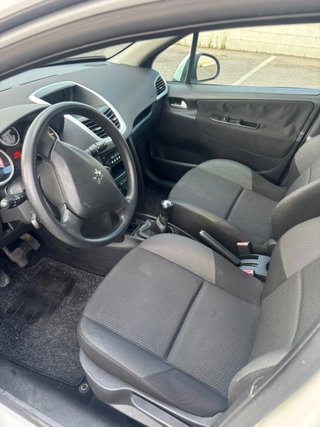 Peugeot 207 2012