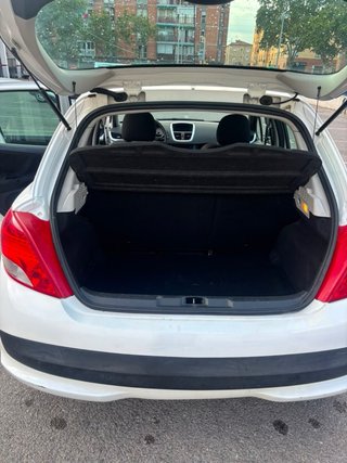 Peugeot 207 2012