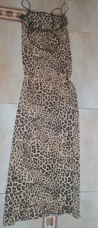 Vestido largo Bershka estampado leopardo