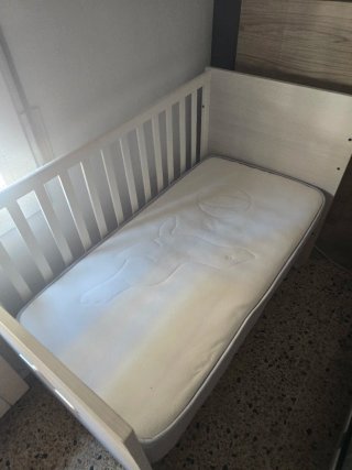 Cuna infantil con estrella