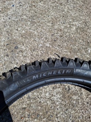 Cubierta Michelin 90/100/21