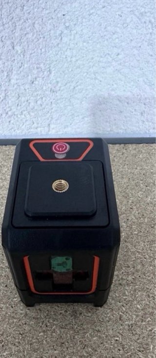 Nivel láser autonivelante + tripode
