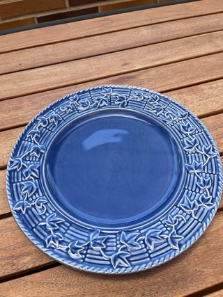 Plato llano Bordallo Pinheiro azul
