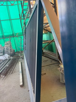 Puerta corredera industrial de nave