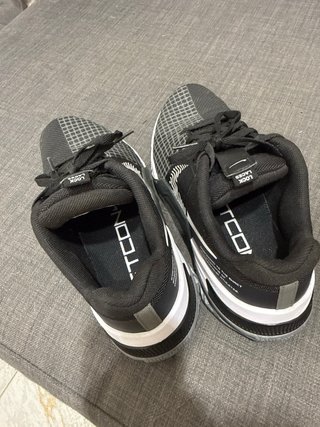 Zapatillas Nike Metcon Negras y Blancas