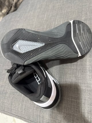 Zapatillas Nike Metcon Negras y Blancas