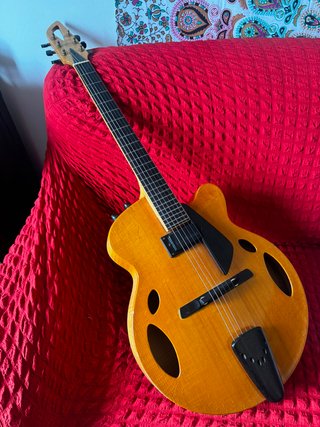 Guitarra Jazz Archtop Josep Melo 2000