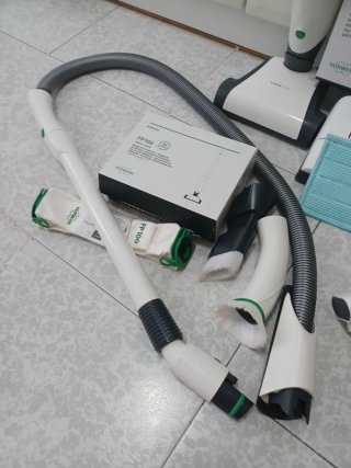 Aspirador Kobold VB100 con Accesorios