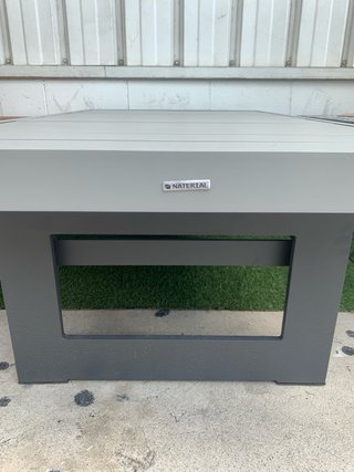 Mesa auxiliar elevable exterior nueva